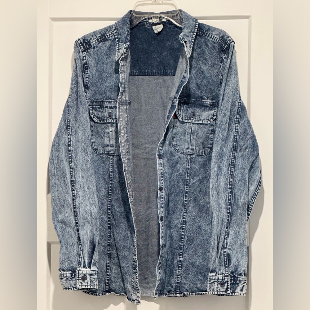 Levi’s Denim Button-Up Shirt - Picture 2 of 16